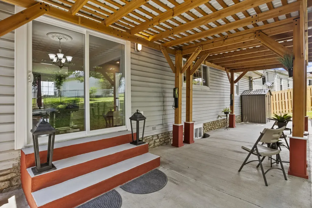 3852 Belleau Wood Drive Lexington KY 40517