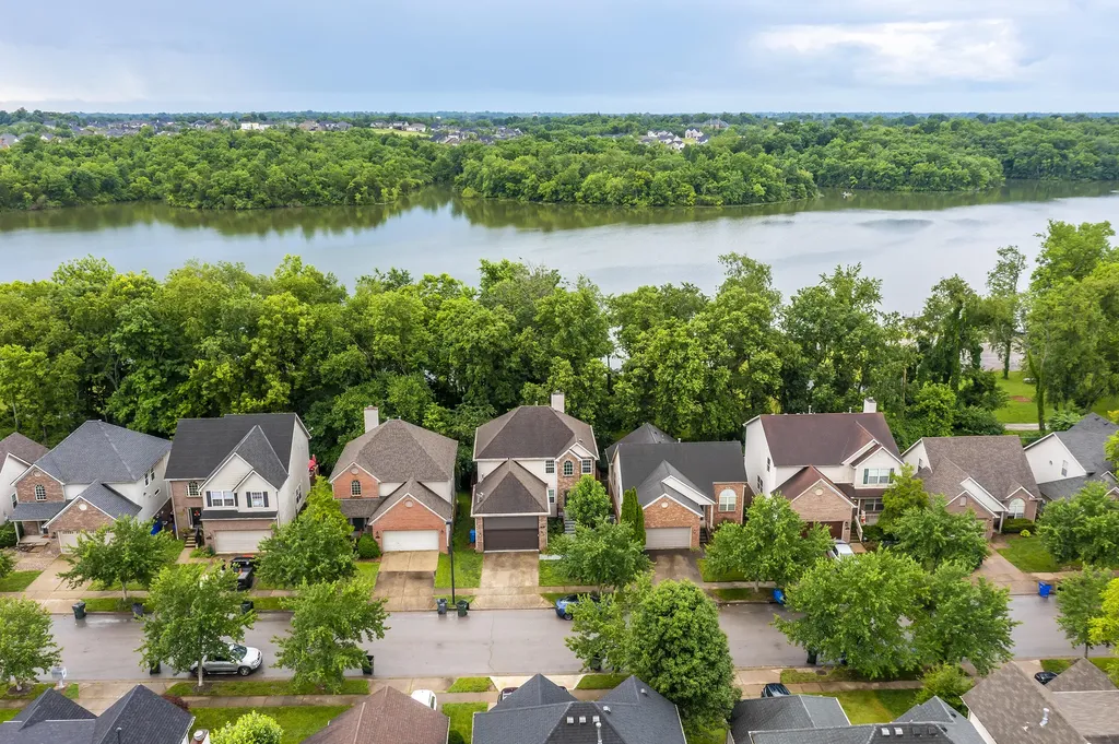 357 Shoreside Drive Lexington KY 40515