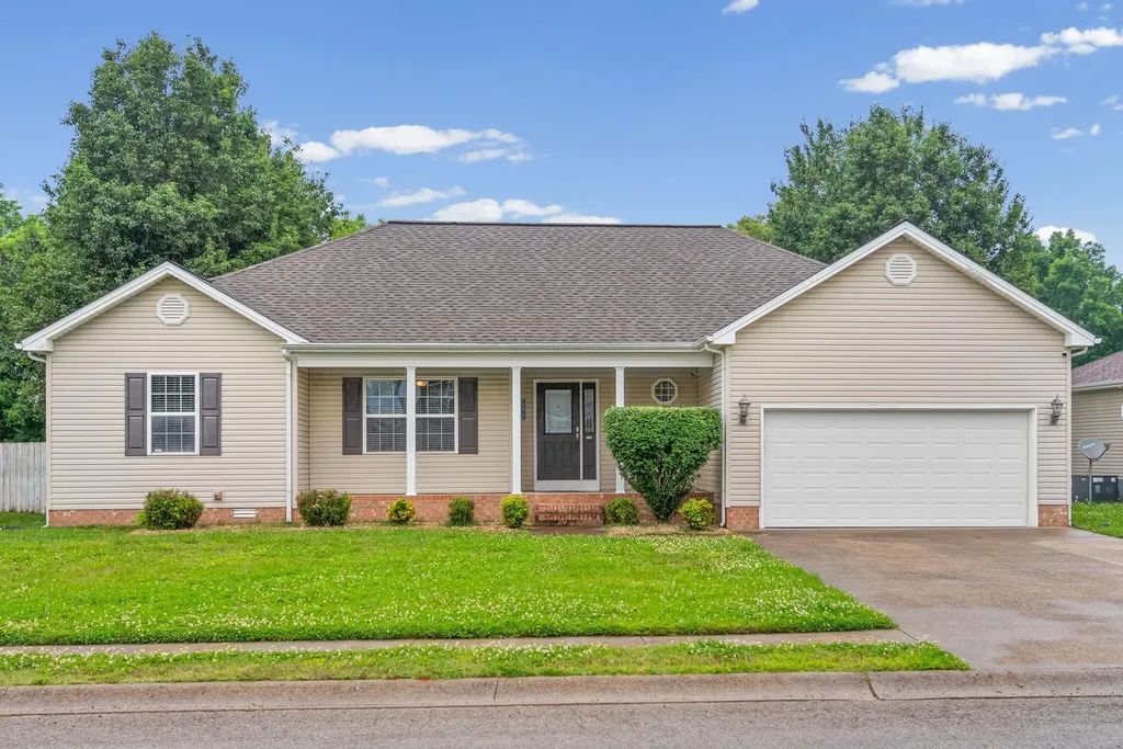 991 Wing Tip Circle Hopkinsville KY 42240