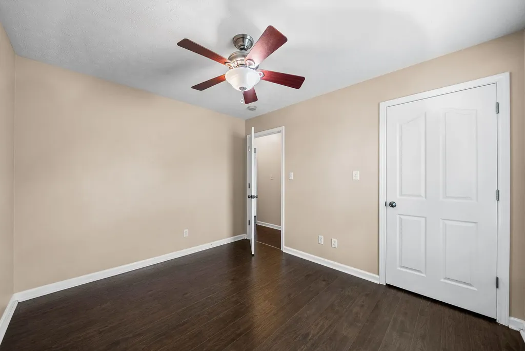 991 Wing Tip Circle Hopkinsville KY 42240