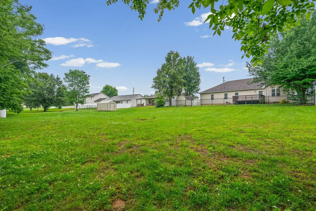 991 Wing Tip Circle Hopkinsville KY 42240