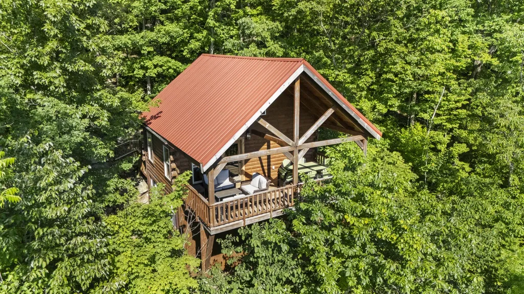 1751 Carabiner Circle Stanton KY 40380