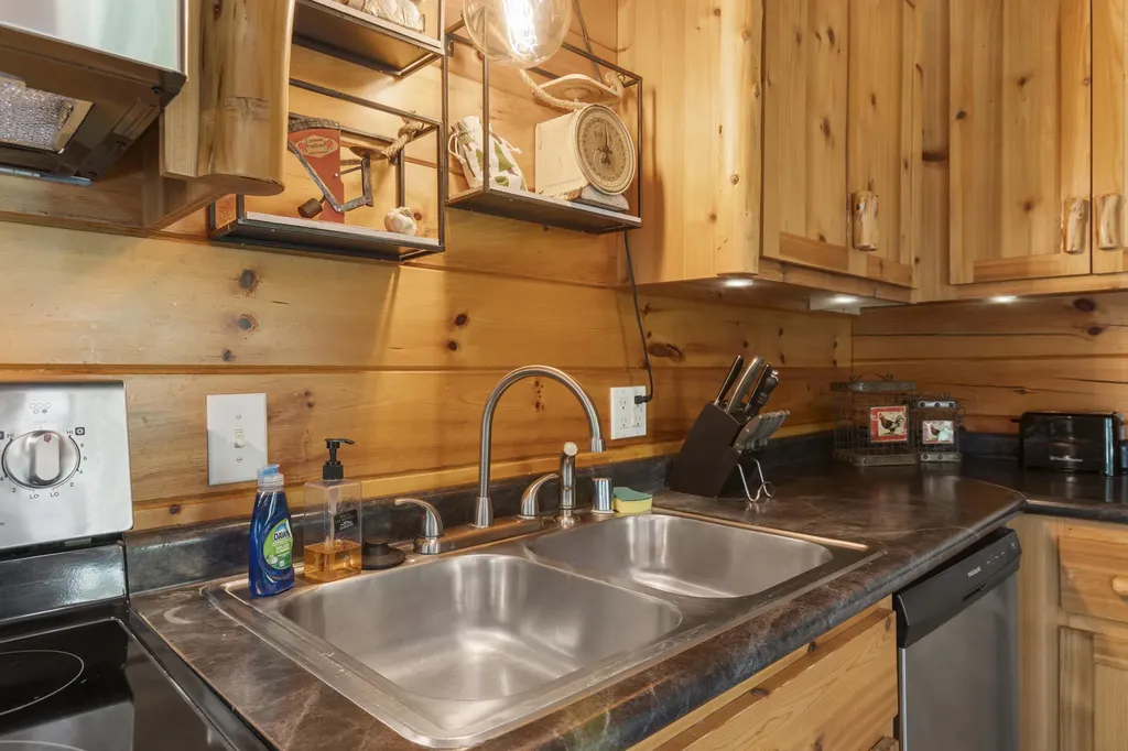 1751 Carabiner Circle Stanton KY 40380