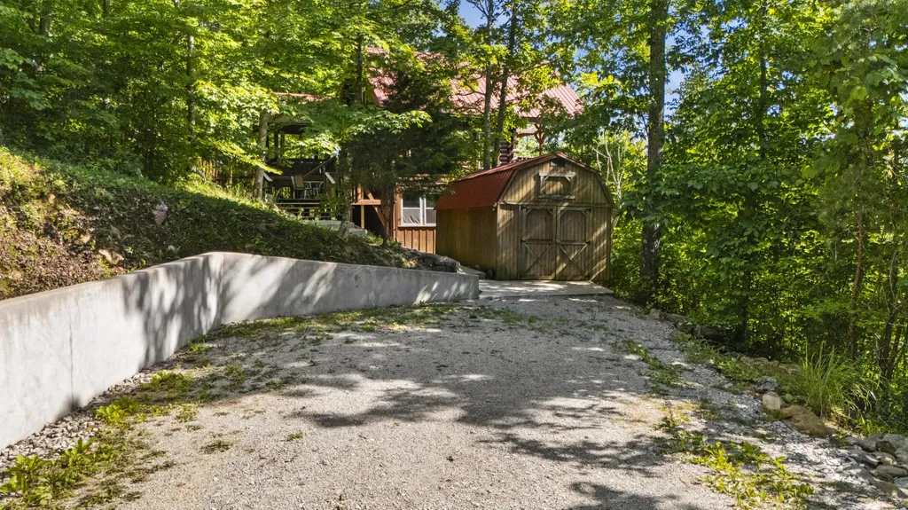 1751 Carabiner Circle Stanton KY 40380