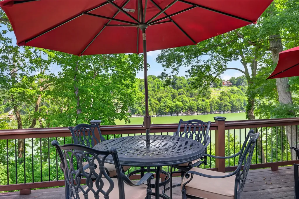 321 Herrington Woods Road Harrodsburg KY 40330