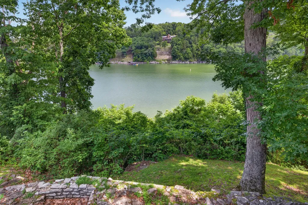 321 Herrington Woods Road Harrodsburg KY 40330