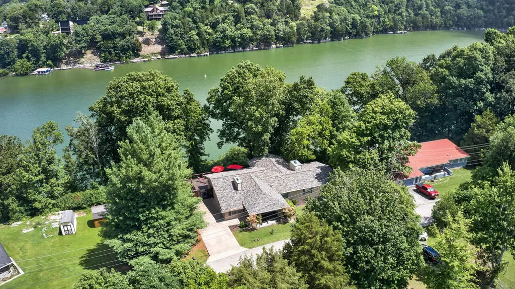 321 Herrington Woods Road Harrodsburg KY 40330