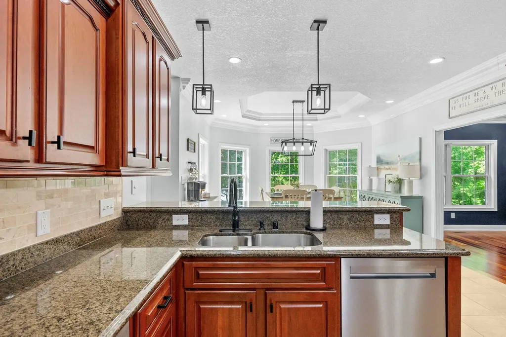 118 Periwinkle Hill Road Cadiz KY 42211
