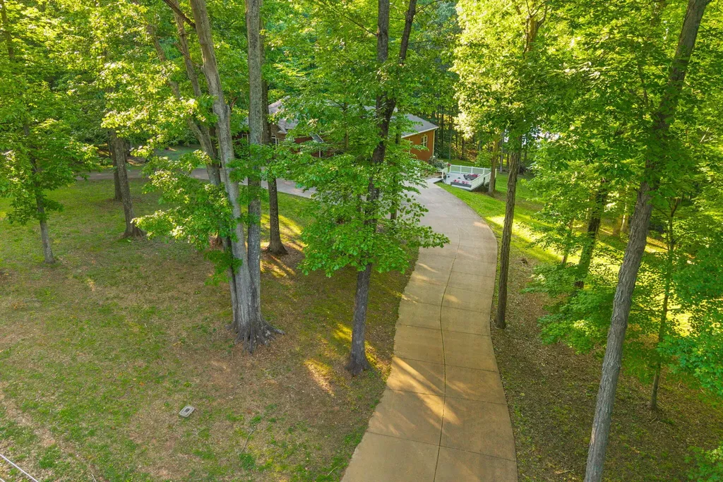 118 Periwinkle Hill Road Cadiz KY 42211