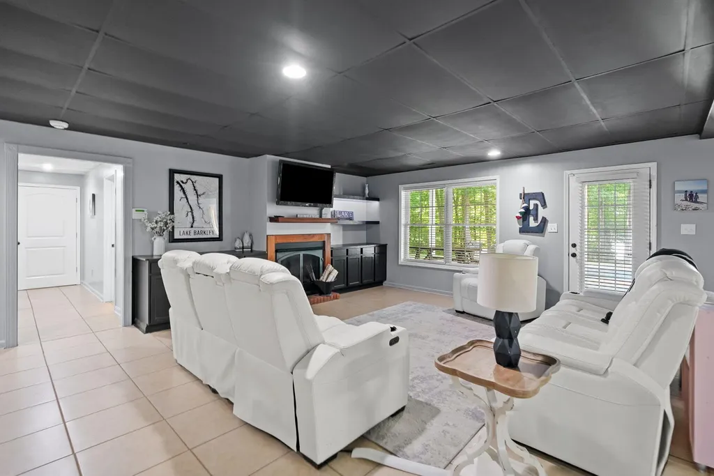 118 Periwinkle Hill Road Cadiz KY 42211