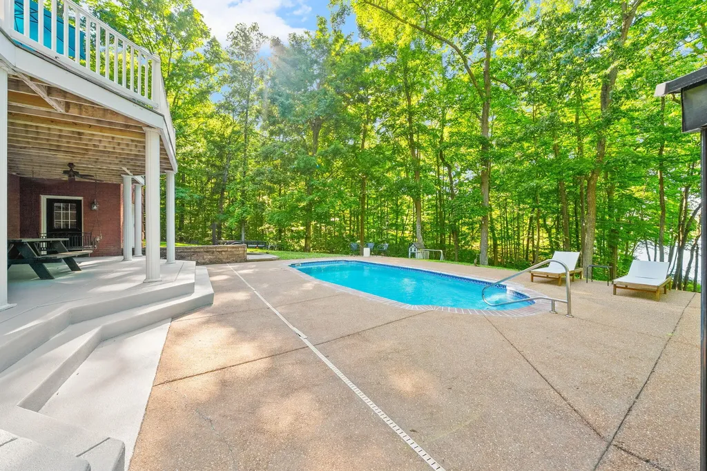 118 Periwinkle Hill Road Cadiz KY 42211