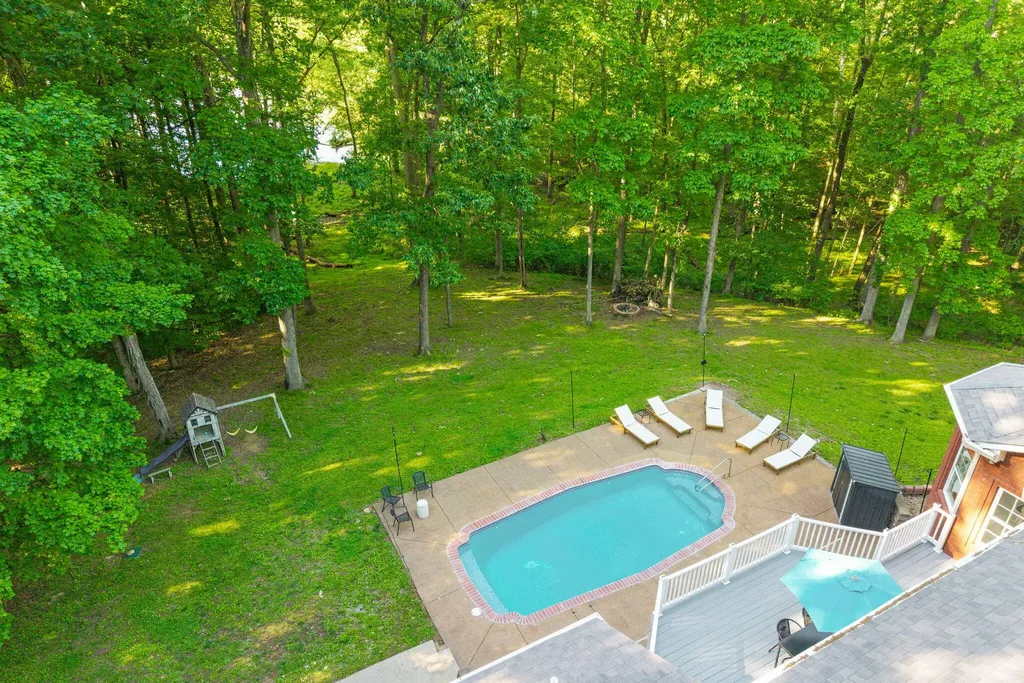 118 Periwinkle Hill Road Cadiz KY 42211