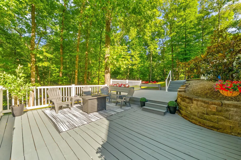 118 Periwinkle Hill Road Cadiz KY 42211