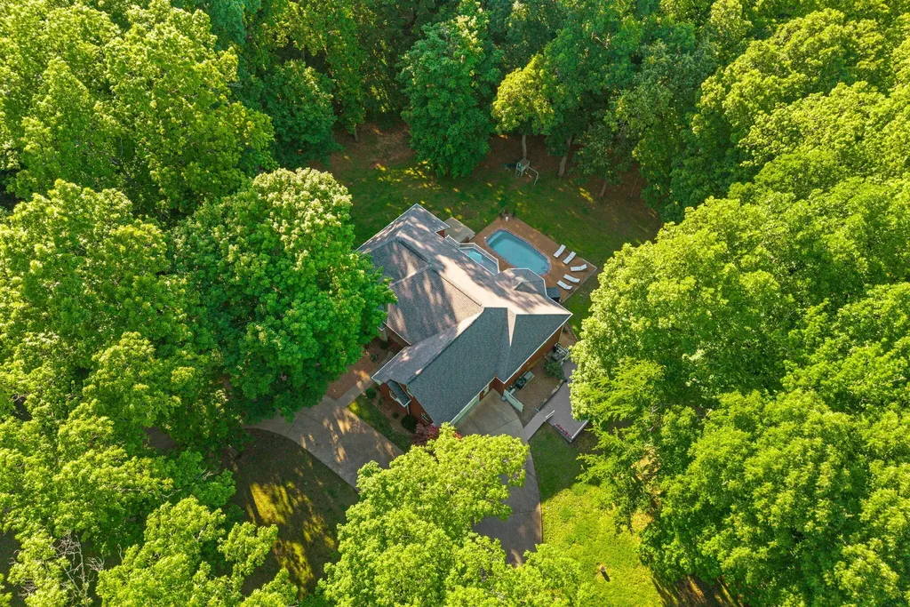 118 Periwinkle Hill Road Cadiz KY 42211
