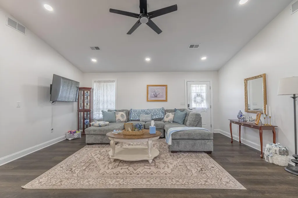 447 Highway 1676 Science Hill KY 42553