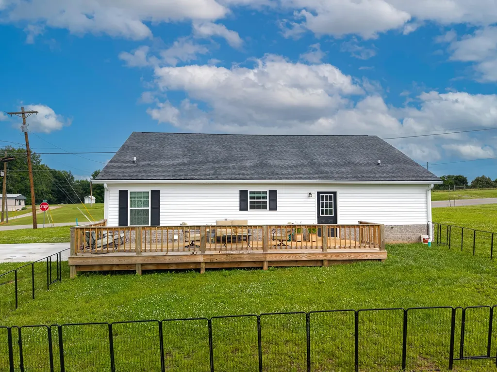 447 Highway 1676 Science Hill KY 42553
