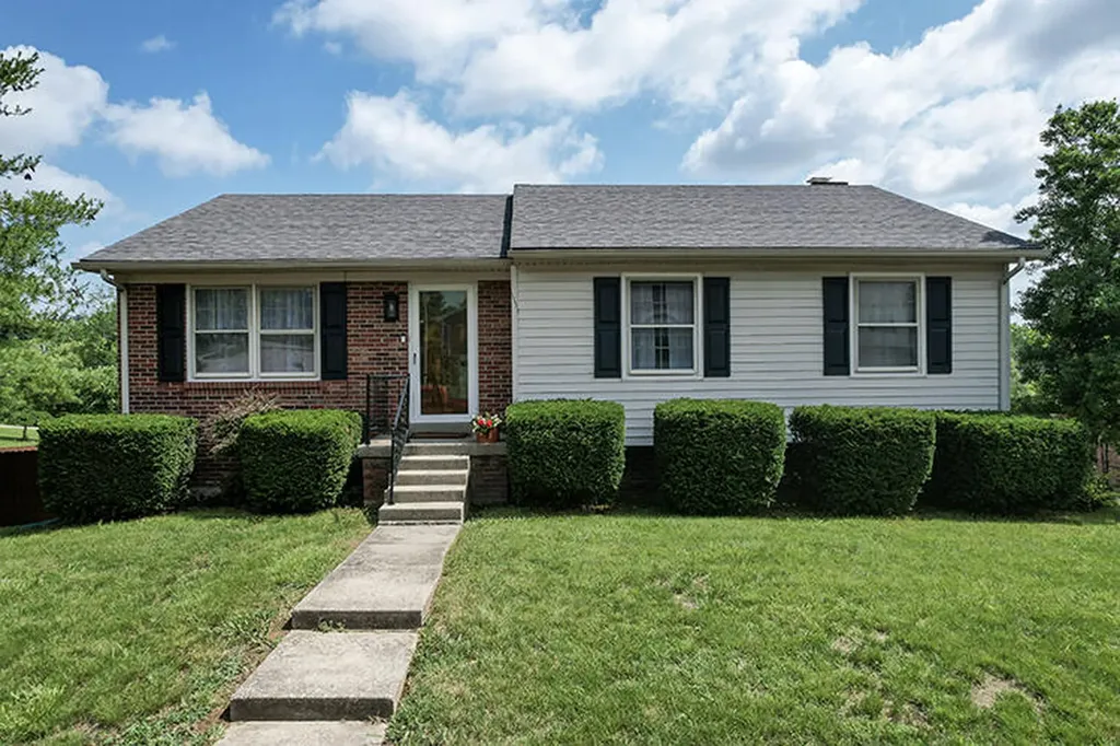 3700 Forest Green Drive Lexington KY 40517