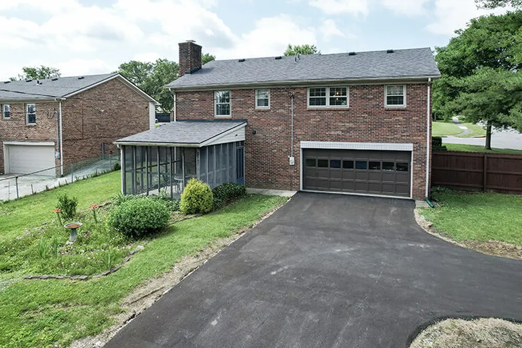 3700 Forest Green Drive Lexington KY 40517