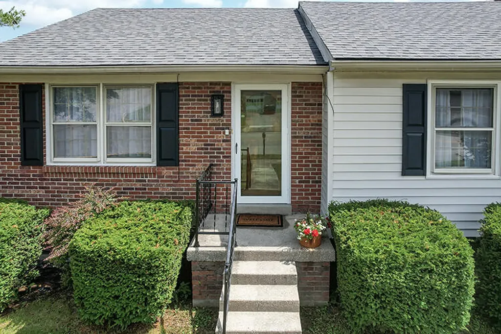 3700 Forest Green Drive Lexington KY 40517
