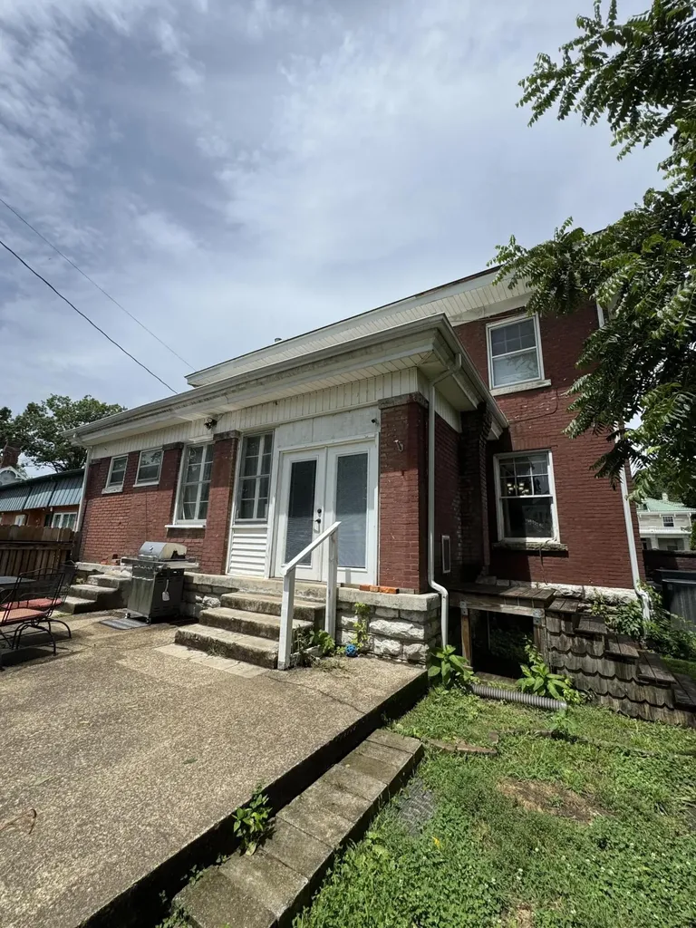 1806 S Main Street Hopkinsville KY 42240