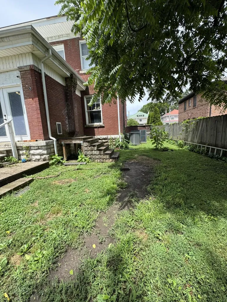 1806 S Main Street Hopkinsville KY 42240