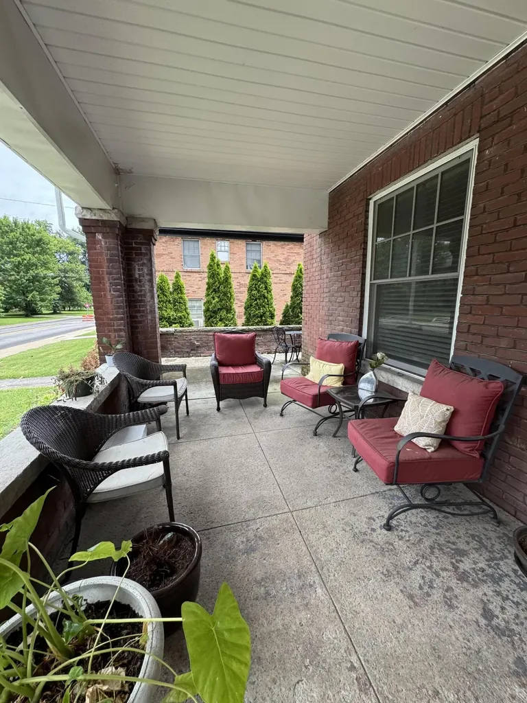 1806 S Main Street Hopkinsville KY 42240