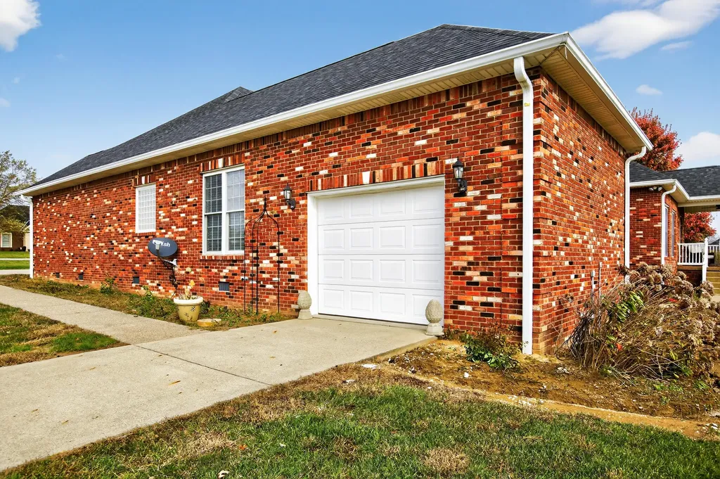 230 Rose Wood Drive Lebanon KY 40033