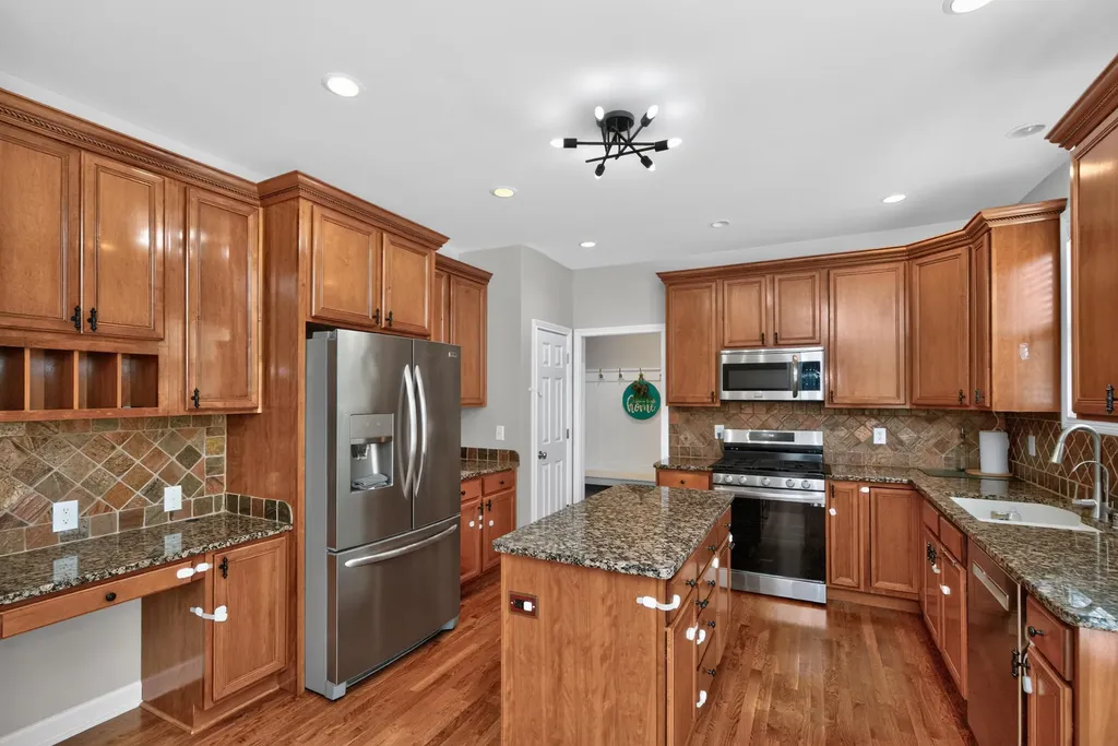 2768 Red Leaf Drive Lexington KY 40509
