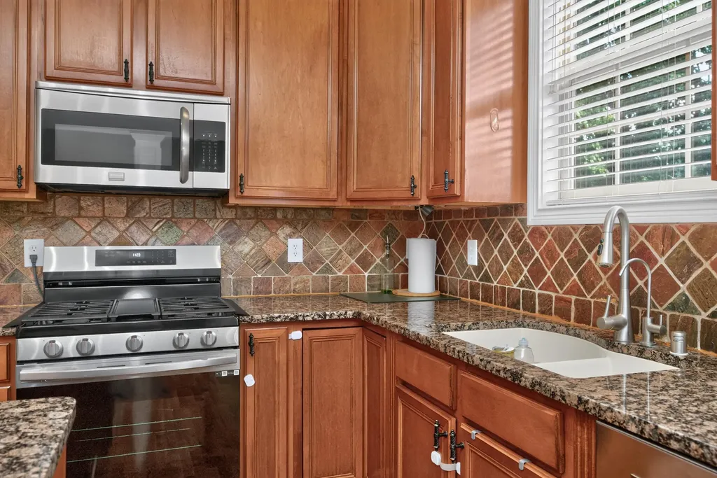 2768 Red Leaf Drive Lexington KY 40509