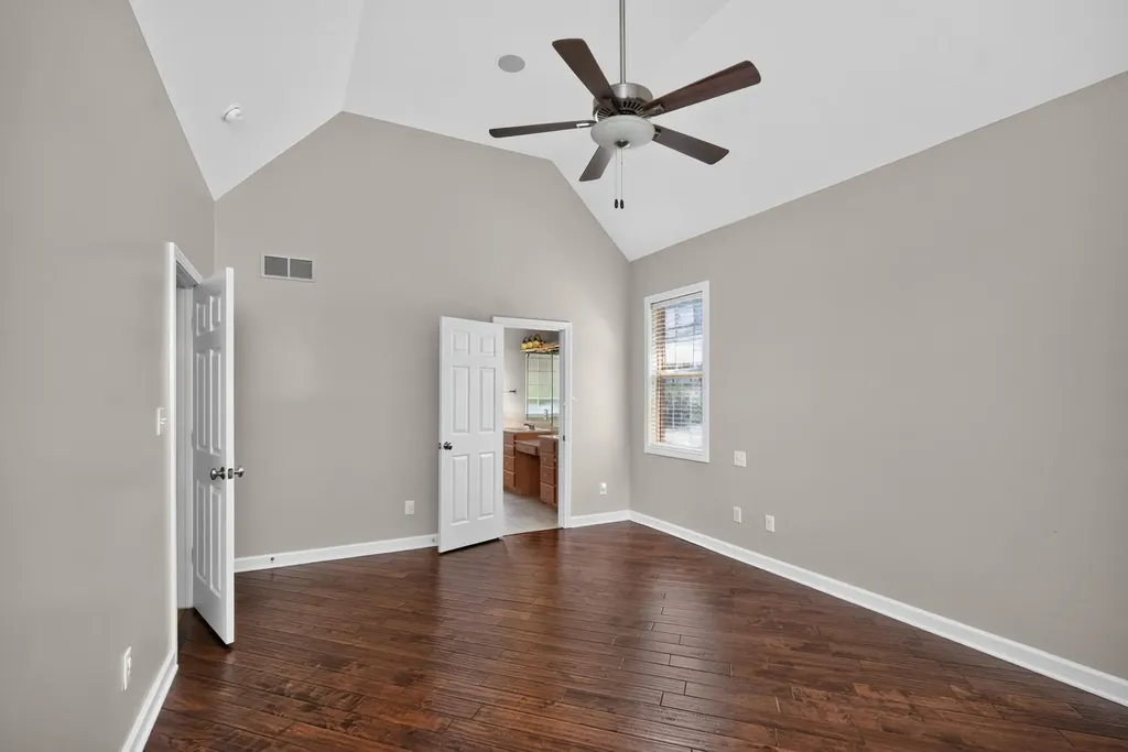 2768 Red Leaf Drive Lexington KY 40509