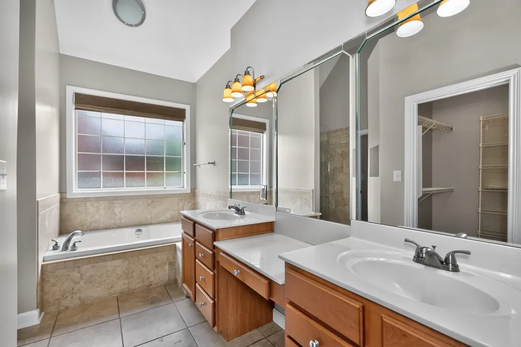 2768 Red Leaf Drive Lexington KY 40509