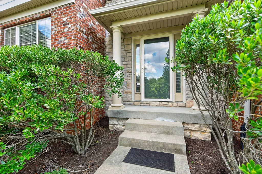 2768 Red Leaf Drive Lexington KY 40509