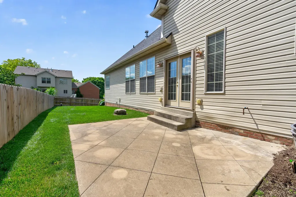 2768 Red Leaf Drive Lexington KY 40509
