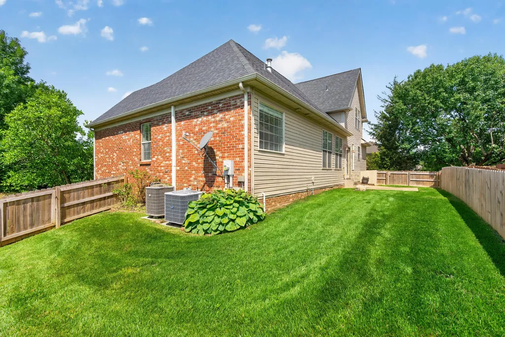 2768 Red Leaf Drive Lexington KY 40509