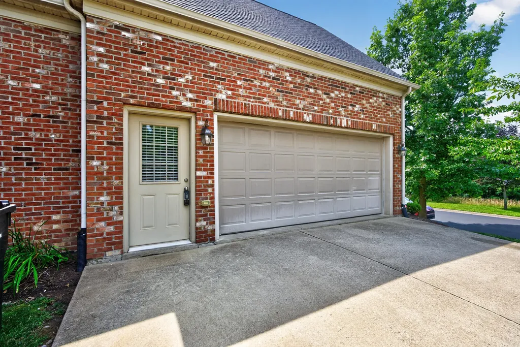 2768 Red Leaf Drive Lexington KY 40509