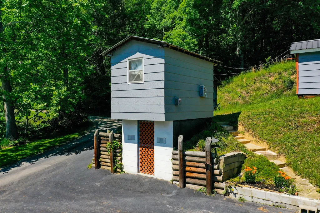 240 Us-421 Mckee KY 40447