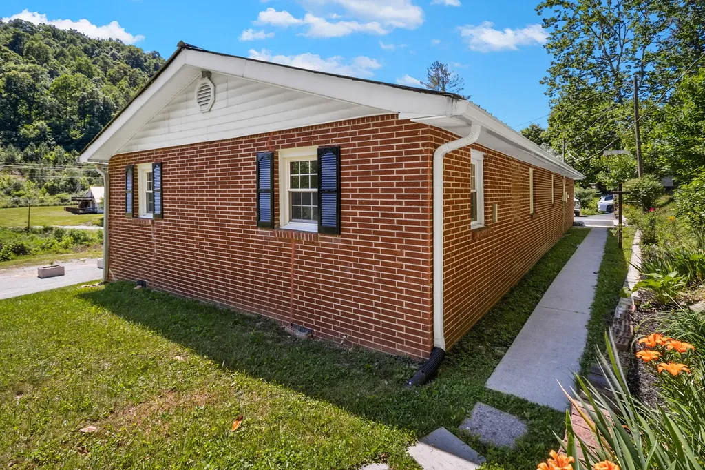 240 Us-421 Mckee KY 40447