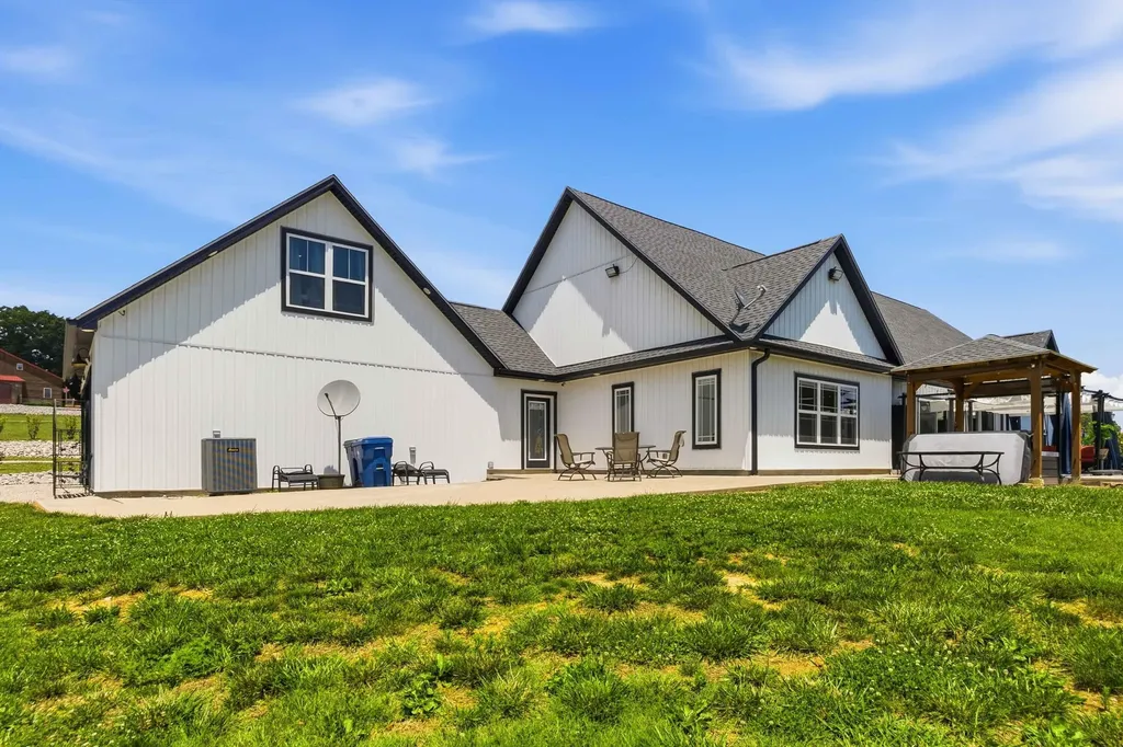 271 Bluegrass Meadows Somerset KY 42503