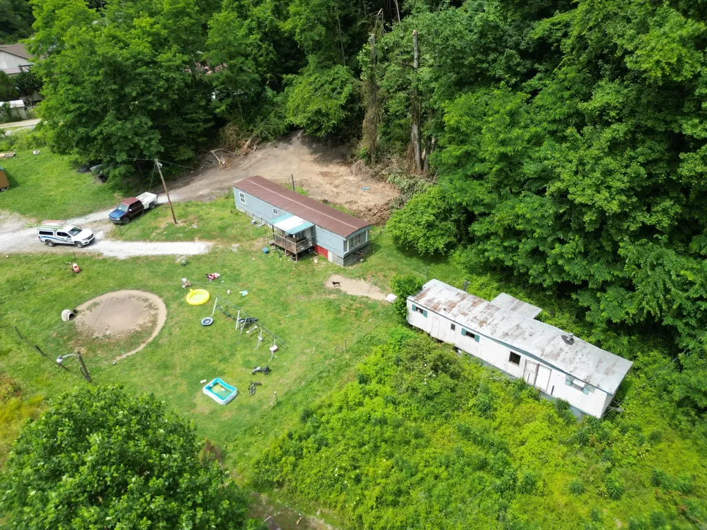 18 The Store Lane Viper KY 41774