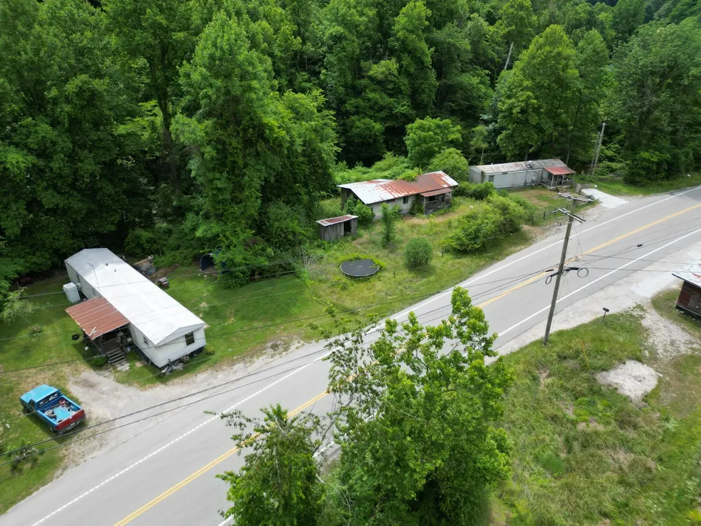 18 The Store Lane Viper KY 41774