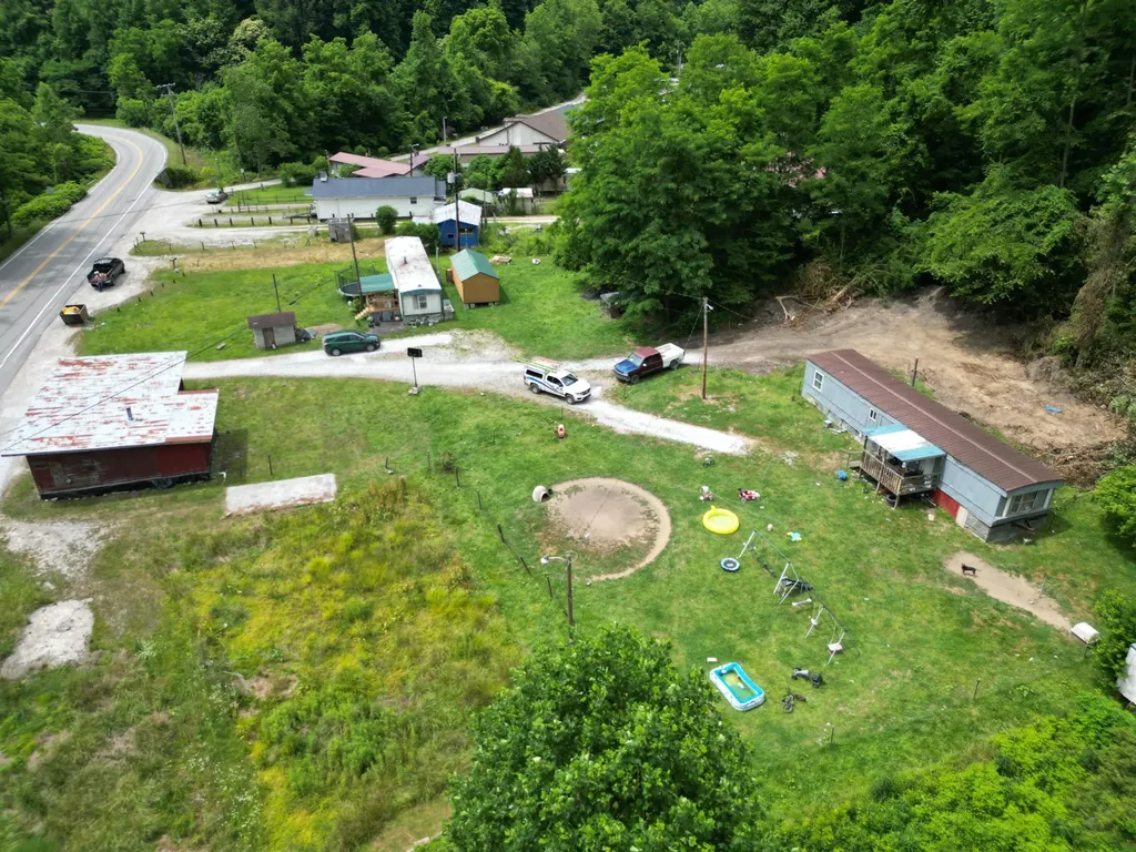 18 The Store Lane Viper KY 41774