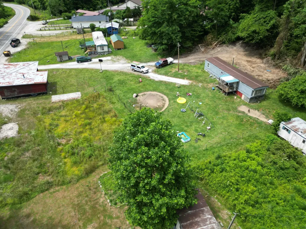18 The Store Lane Viper KY 41774
