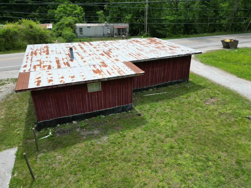 18 The Store Lane Viper KY 41774