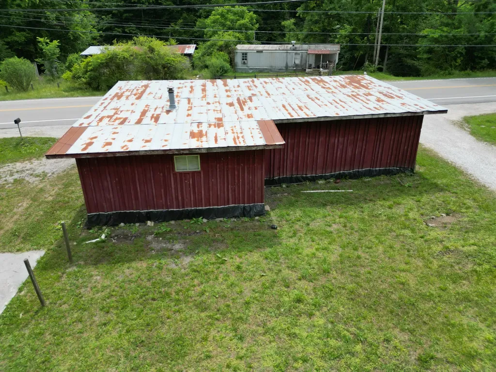 18 The Store Lane Viper KY 41774