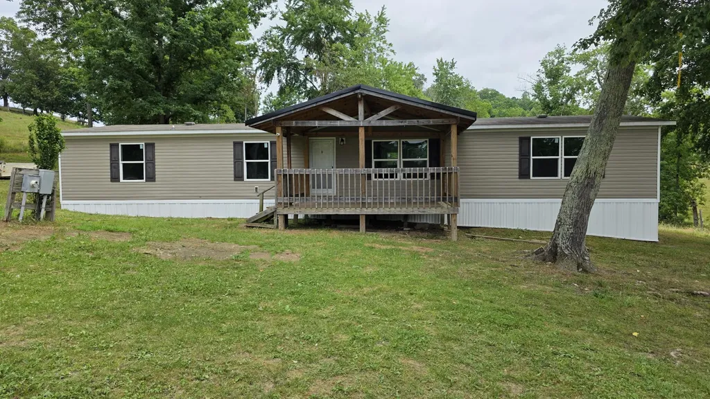 690 Huff School Road Mckee KY 40447