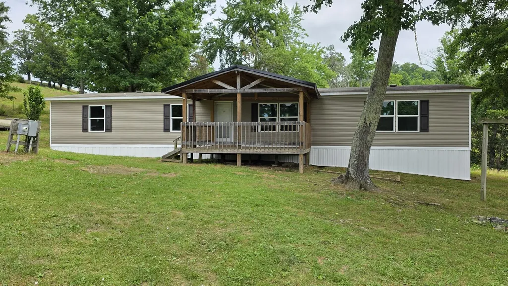 690 Huff School Road Mckee KY 40447