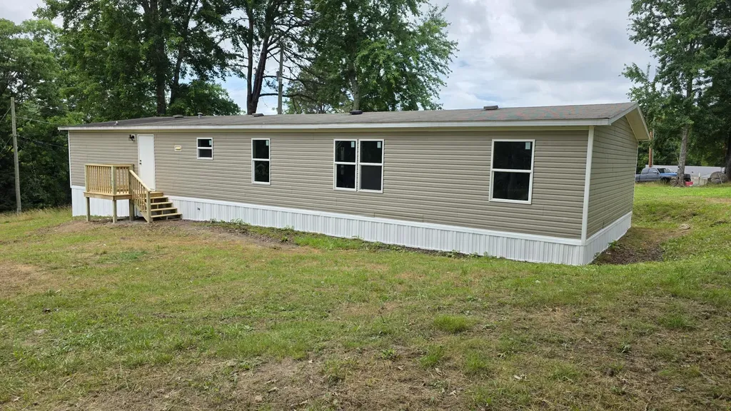 690 Huff School Road Mckee KY 40447