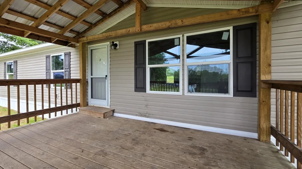 690 Huff School Road Mckee KY 40447