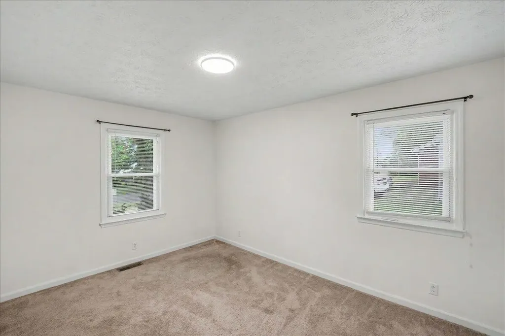 304 Oakwood Drive Lawrenceburg KY 40342