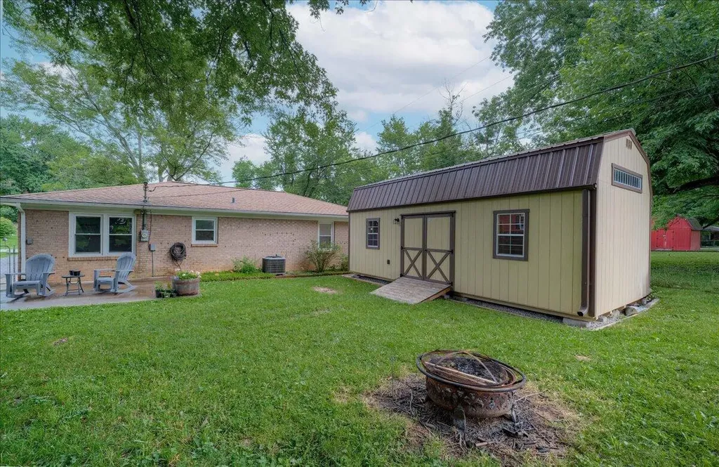 304 Oakwood Drive Lawrenceburg KY 40342